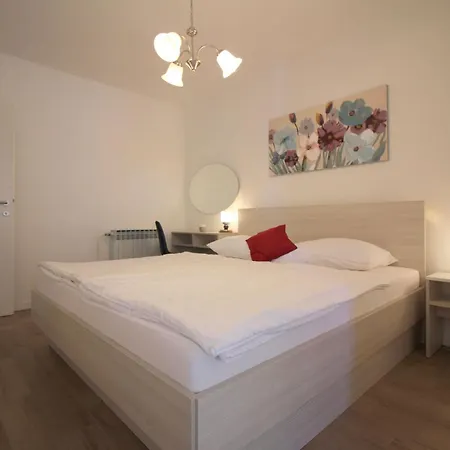 Apartment Samara Fuer 4 Personen In Strandnaehe *